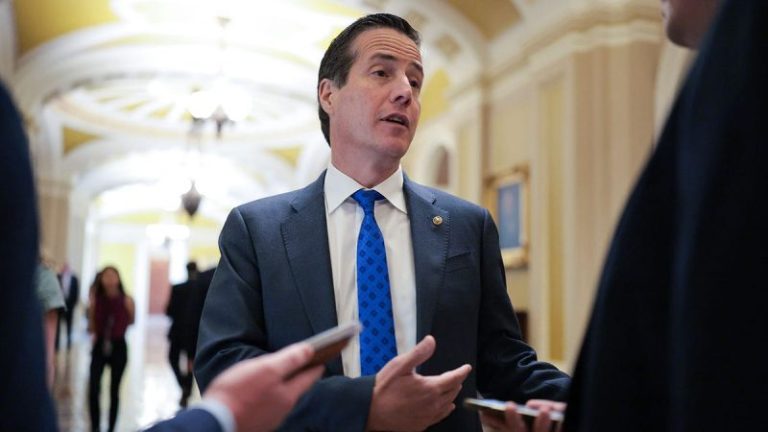 Government shutdown sparks GOP plan to penalize lawmakers with new salary tax